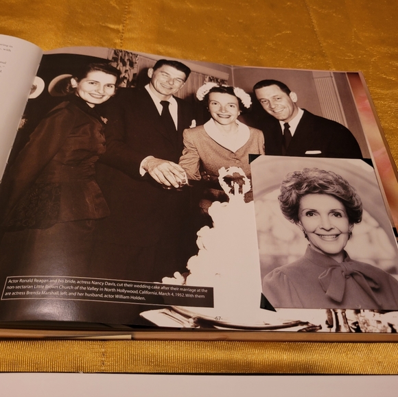 BARACK OBAMA PRESIDENT BOOK - Picture 13 of 16